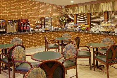 Comfort Suites Breakfast Room