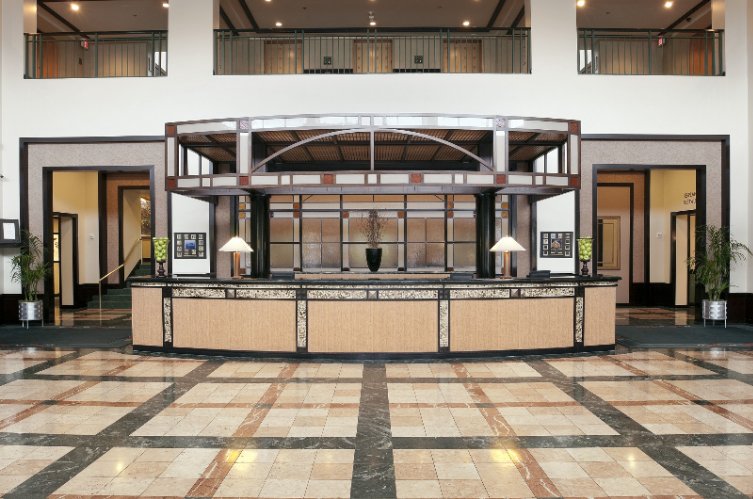 Doubletree Guest Suites & Conference Center - Hotel At Night