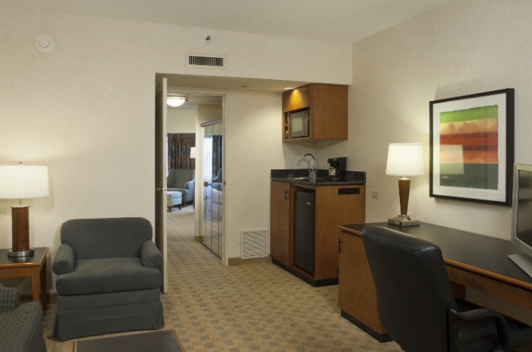 Doubletree Guest Suites & Conference Center - Guest Suite Parlor