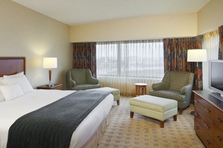 Doubletree Guest Suites & Conference Center - Guest Suite Bedroom
