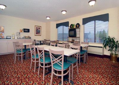 Sleep Inn - Seating For Breakfast