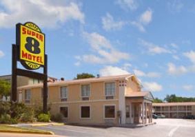 Super 8 Austin / Downtown / Capitol Area - 