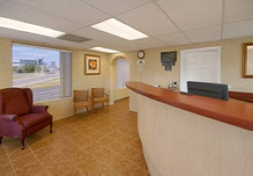 Super 8 Austin / Downtown / Capitol Area - 