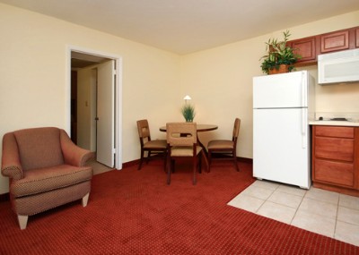 2 Queen Bed - Living Room