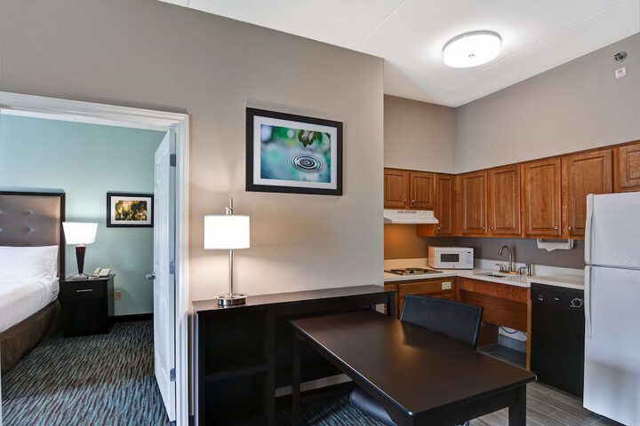 Staybridge Suites Aurora / Naperville - Our Friendly Staff Is Here To Serve You