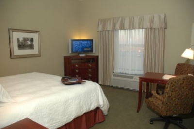 Our Guest Rooms Feature The Hampton Cloud Nine Bedding Package Lap Desk And Modern Accents