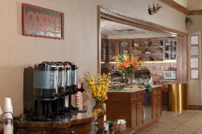 Homewood Suites Hotel - Suite Start Breakfast Bar