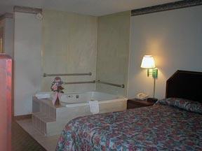 Econo Lodge Inn & Suites - 