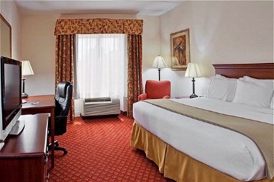 Holiday Inn Express & Suites Inverness - 