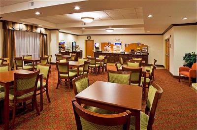 Holiday Inn Express & Suites Inverness - 