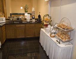 La Quinta Inn & Suites - Daily Complimentary Continental Breakfast