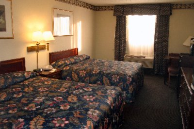 Guest Room With 2 Queen Beds