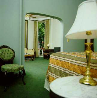 1886 Crescent Hotel - 