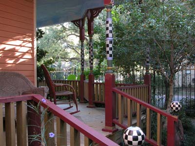 Robin's Nest Bed & Breakfast Inn - Front Porch