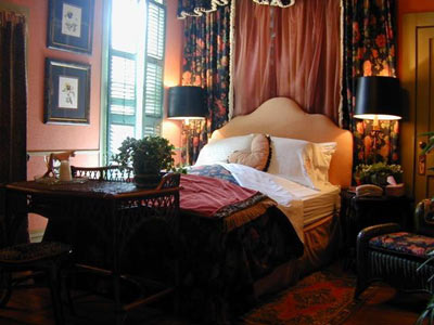 Robin's Nest Bed & Breakfast Inn - Antonios Room