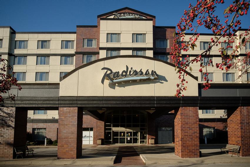 Radisson on John Deere Commons - Sunset On The Mississippi River