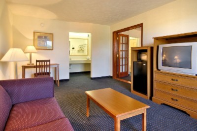Travelodge Inn & Suites Historic Area - 2 Room Suite