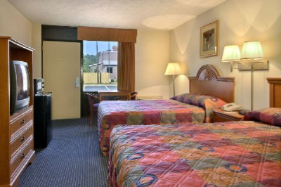 Travelodge Inn & Suites Historic Area - Upgraded 2 Queen Bed Room