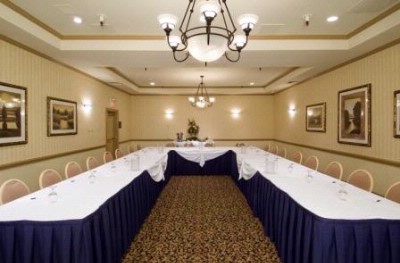 Piccadilly Inn Hotels - Well-equipped Meeting Rooms Offering Flexible Floors Plans