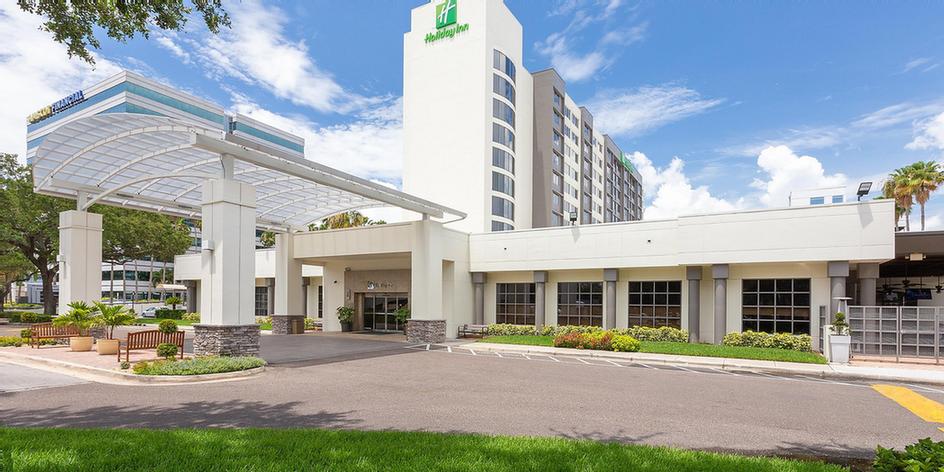 Quorum Hotel Tampa Night Scene