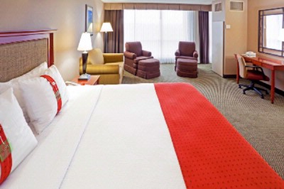 Holiday Inn Town Lake - Executive King Bedroom
