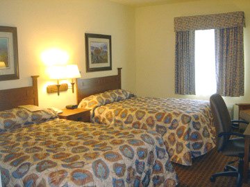 Deluxe Double Queen Room
