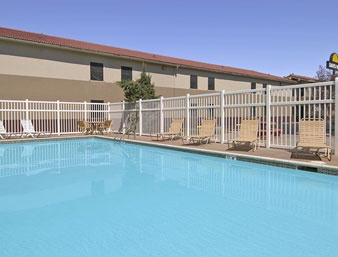 Days Inn Casper - Outdoor Swimming Pool