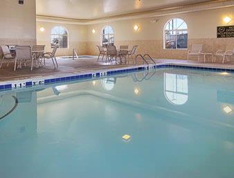 Super 8 East - Indoor Pool And Whirlpool