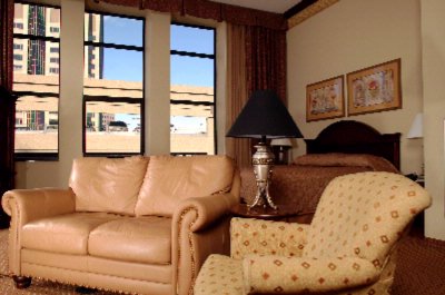 The Suites of 800 Locust Hotel & Spa - Deluxe Whirlpool Suite