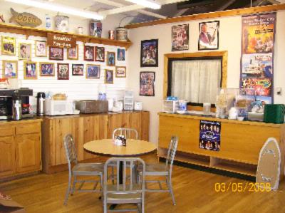 Lynina Inn - Lobby