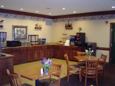 Country Inn & Suites - Breakfast Area