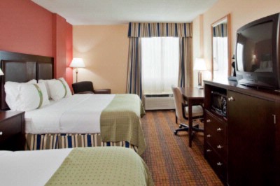 Holiday Inn I 64 Westend - Guest Room Queen Queen Beds