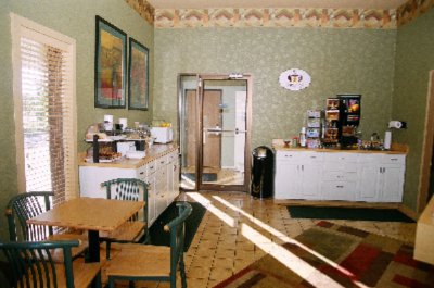 Super 8 Motel - 