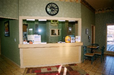 Super 8 Motel - 
