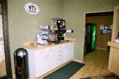 Super 8 Motel - 