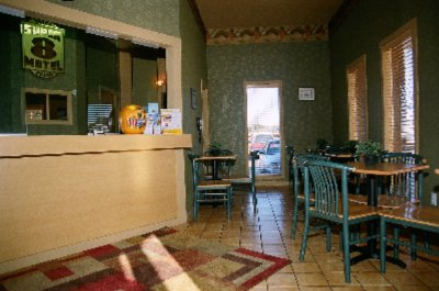 Super 8 Motel - 