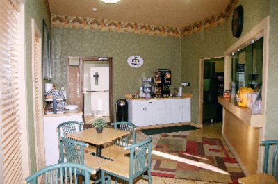 Super 8 Motel - 