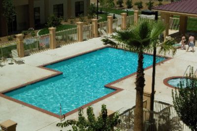 Courtyard by Marriott Santa Clarita Valencia - Enjoy An Outdoor Pool As Well As Many More Amenities At Our Santa Clarita Hotel
