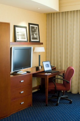 Courtyard by Marriott Santa Clarita Valencia - Take Full Use Of The Work Station In Room