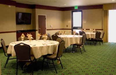 Courtyard by Marriott Santa Clarita Valencia - Host Small Meetings Or Banquets In The Valencia Room