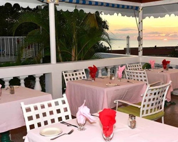 El Greco Resort - View Of Doctors Cave Beach