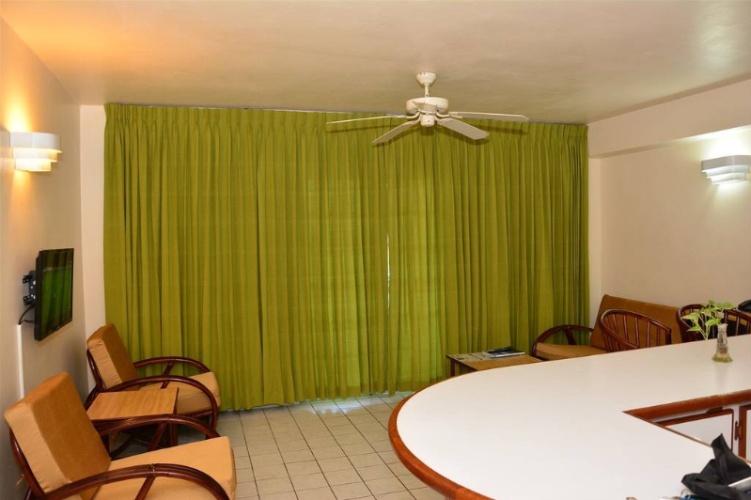El Greco Resort - Ample Parking Space