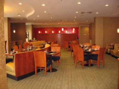 Holiday Inn Petersburg North Fortlee - 401 Bistro And Bar Restaurant