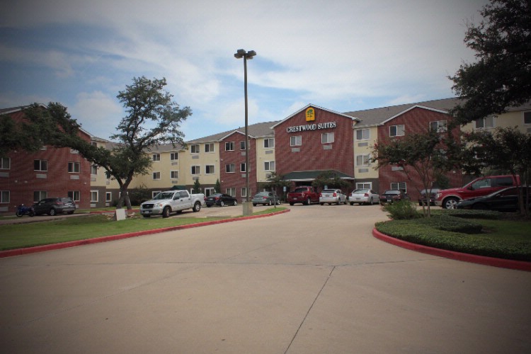 Crestwood Suites Austin - Standard Queen Size Bed