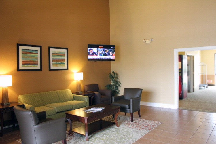Crestwood Suites Austin - Complimentary Coffee Bar
