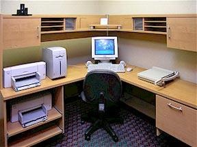 Quality Suites - Buisness Center With Free High-speed Internet Access