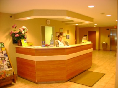 Microtel Inn & Suites - Lobby