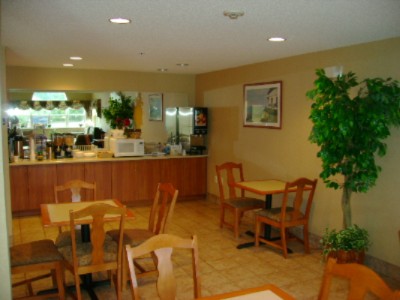 Microtel Inn & Suites - Breakfast Area
