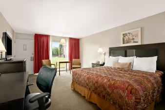 Deluxe King Guestroom