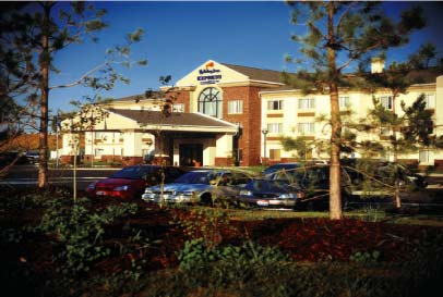 Holiday Inn Express - 